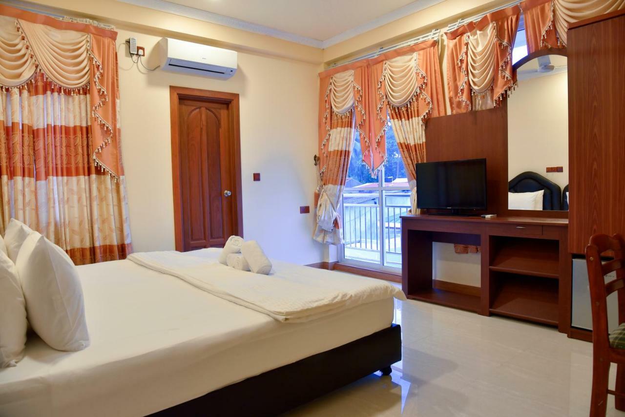 Nalaveshi Inn Huraa Exterior photo