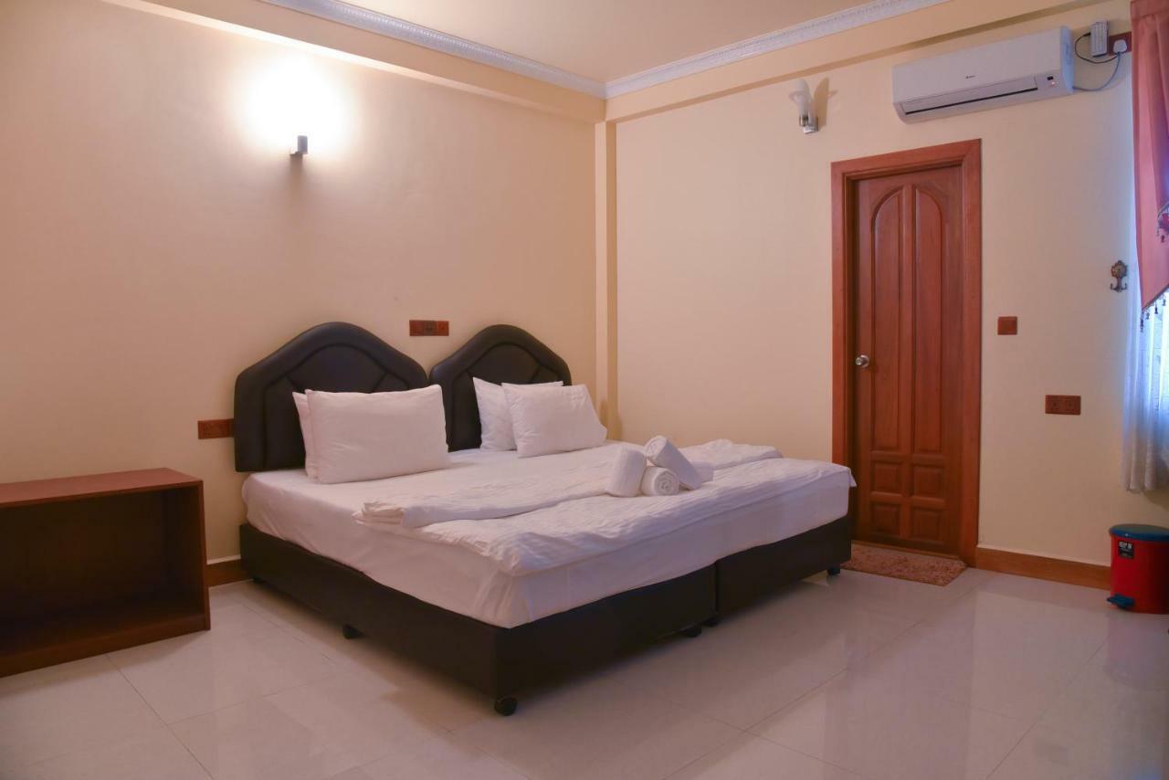 Nalaveshi Inn Huraa Exterior photo